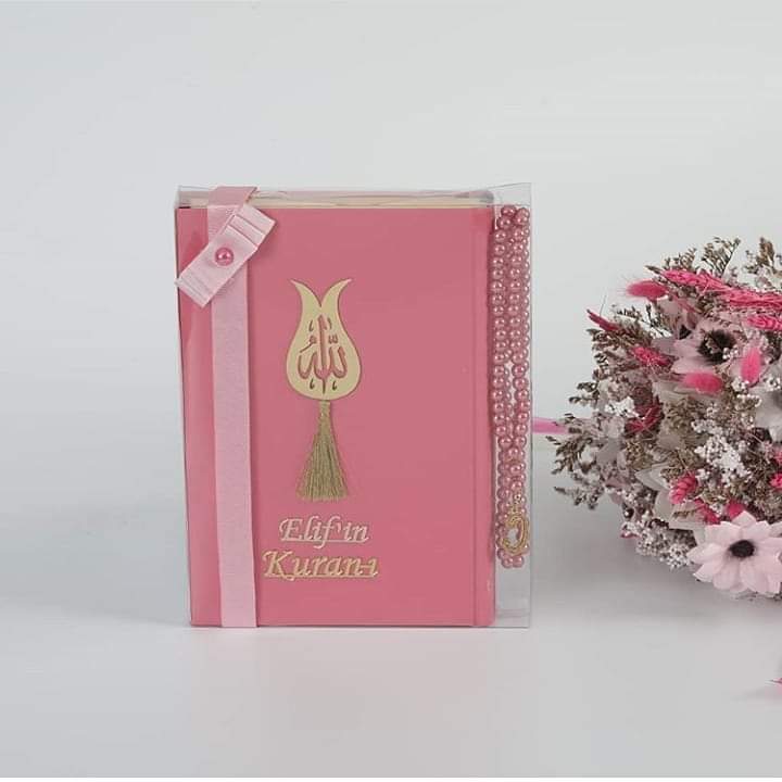 Pembe isme özel Kuran-ı Kerim ve isme özel inci tesbih 